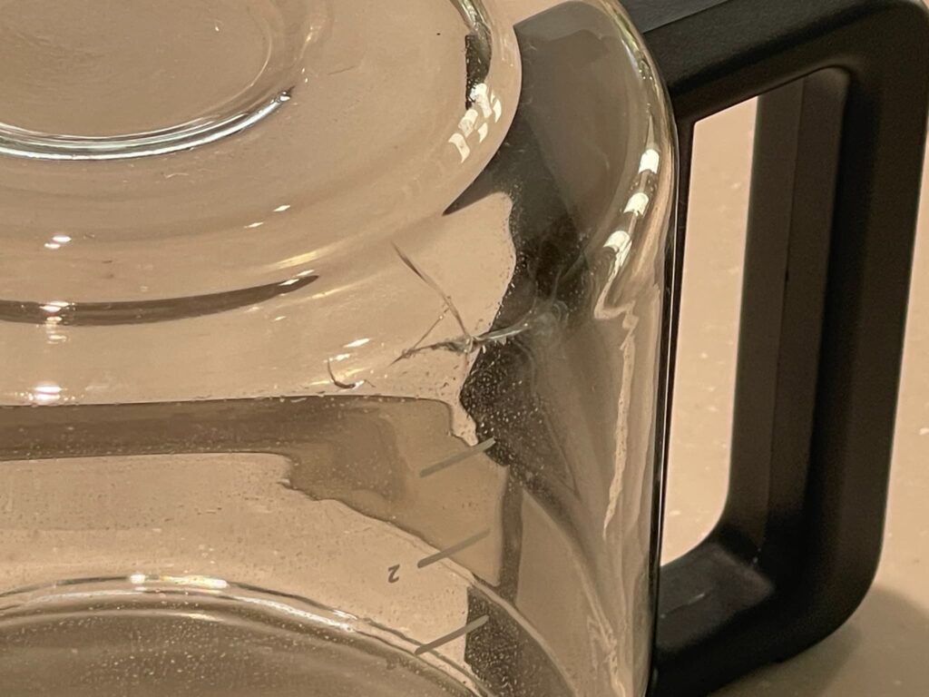 ガラスサーバーのヒビ